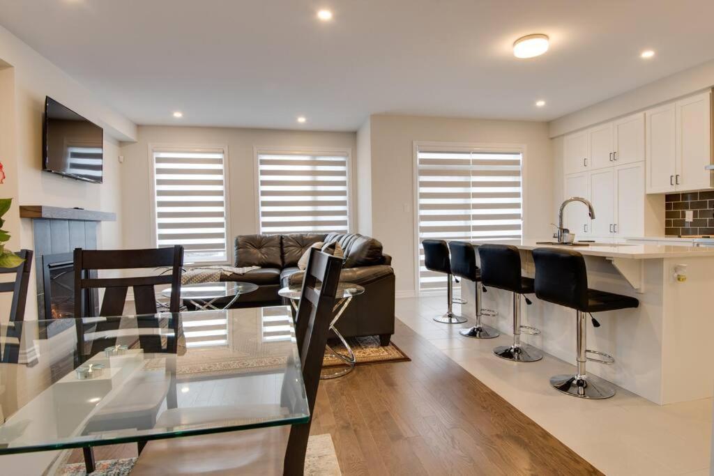 Villa Peaceful House At Barrhaven