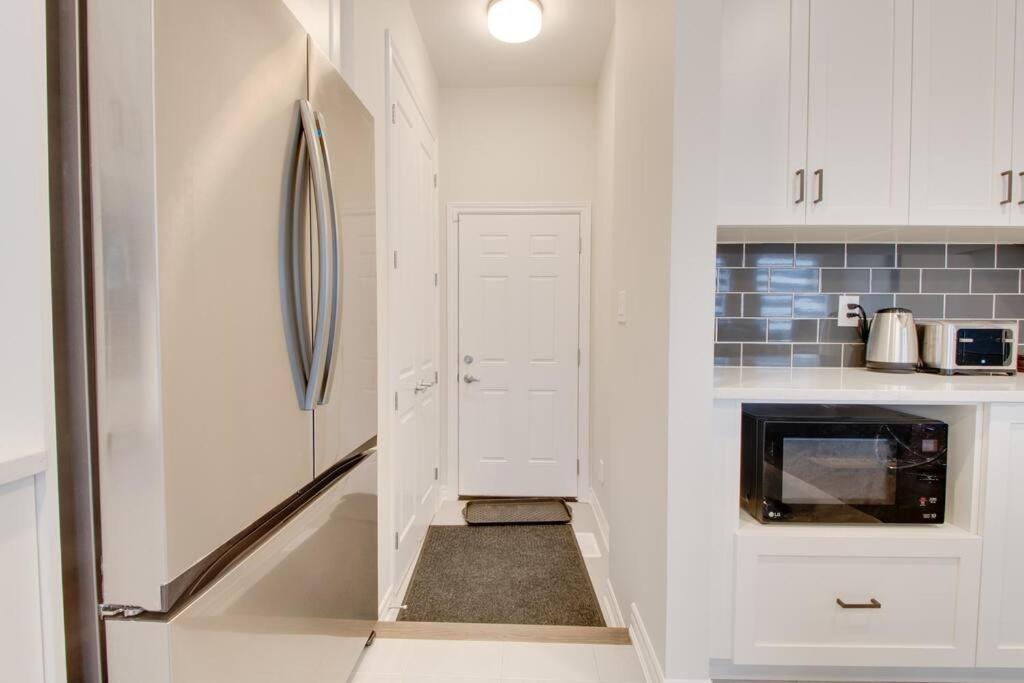 Villa Peaceful House At Barrhaven Ottawa