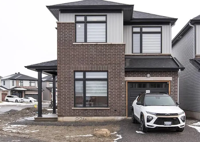 Peaceful House At Barrhaven Ottawa